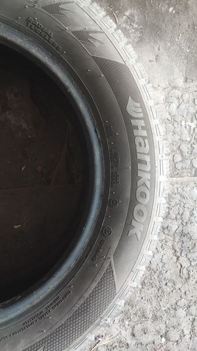 Продам  шины зимние