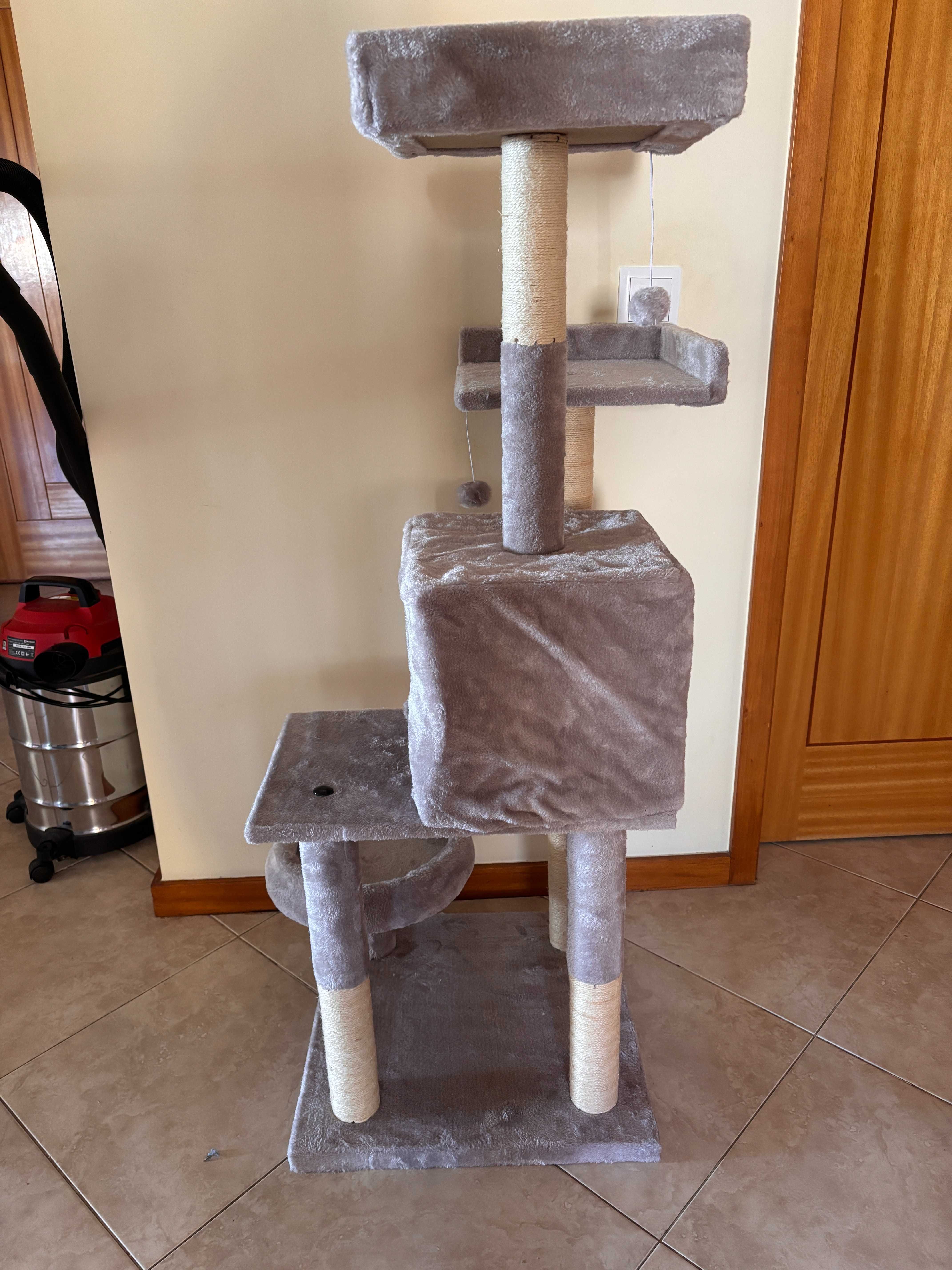 Árvore para gatos - 121 cm
