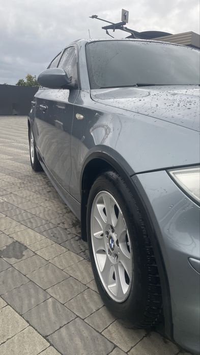 BMW E87 120i продам