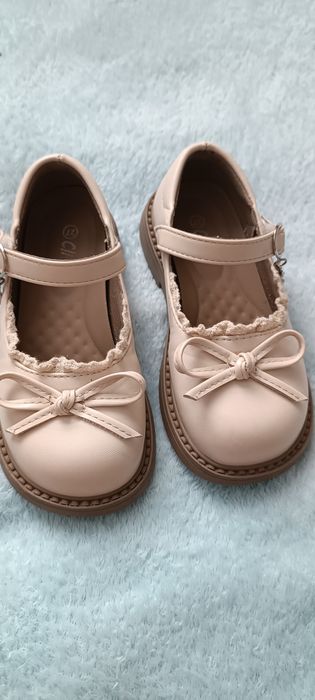 Продам тюфельки для дівчинки