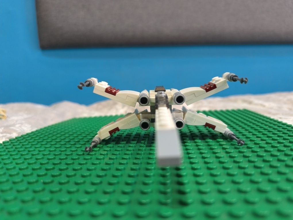 LEGO pilot X-wing + statek X-wing mini