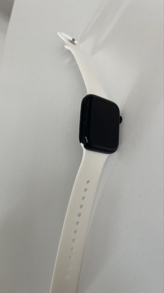 Apple Watch Series SE2 44mm Midnight M/L 2024 року (АКБ 100%)