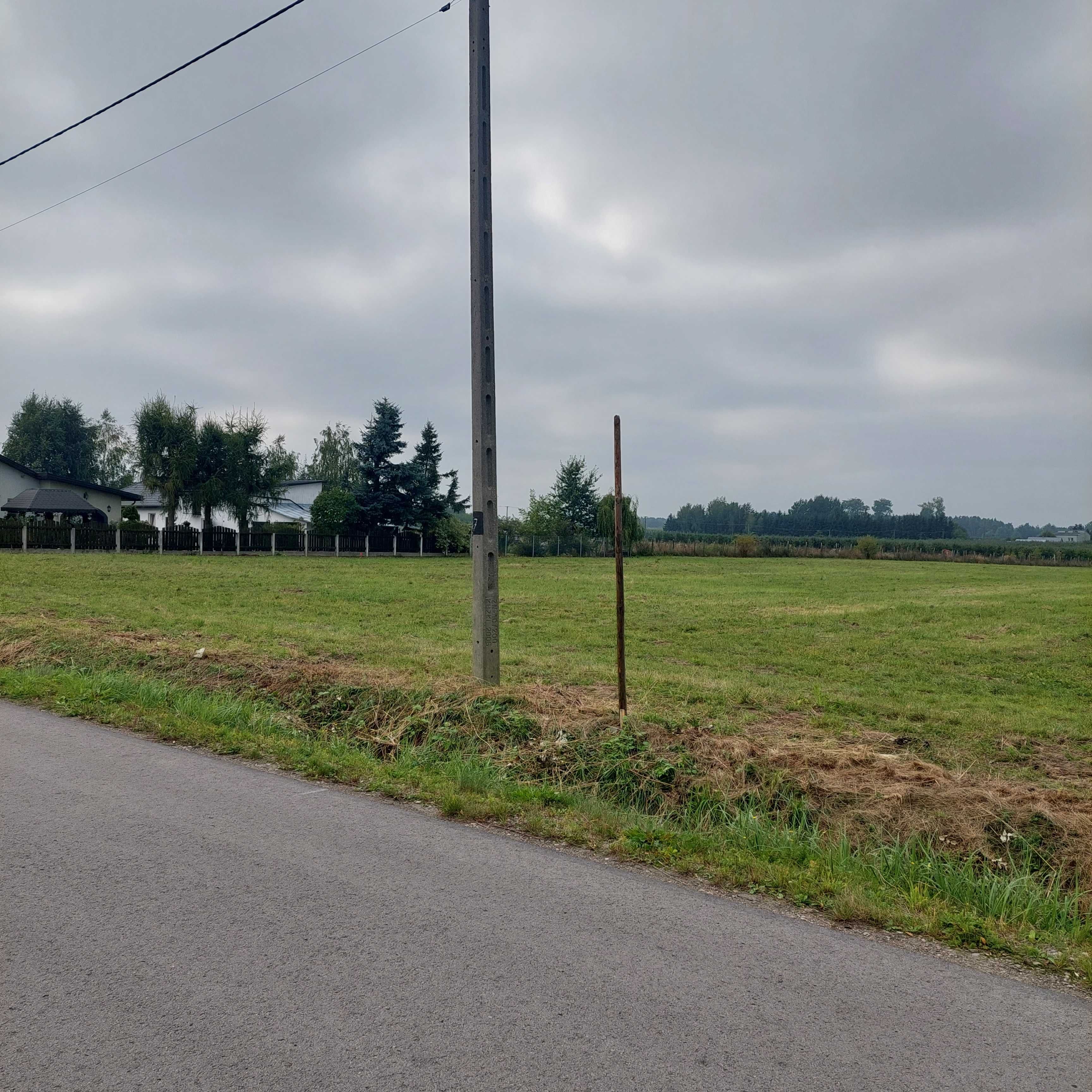 Atrakcyjna działka z Warunkami Zabudowy - Bezpośrednio.