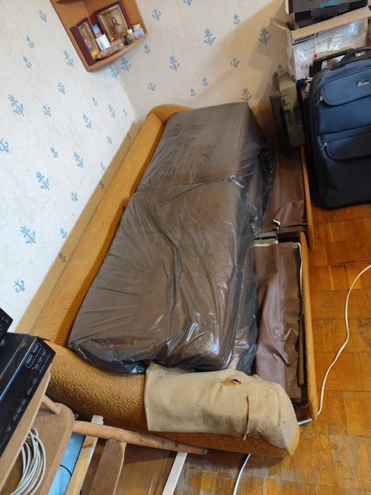 Диван безкоштовно