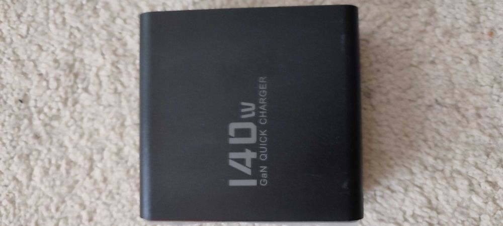 Toocki GaN 140W stacja do ładowania 3 x USB-C + 2 x USB-A