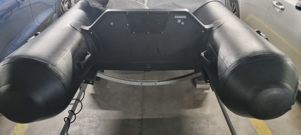 Ponton Yamaha 380 praktycznie nowy z przyczepką