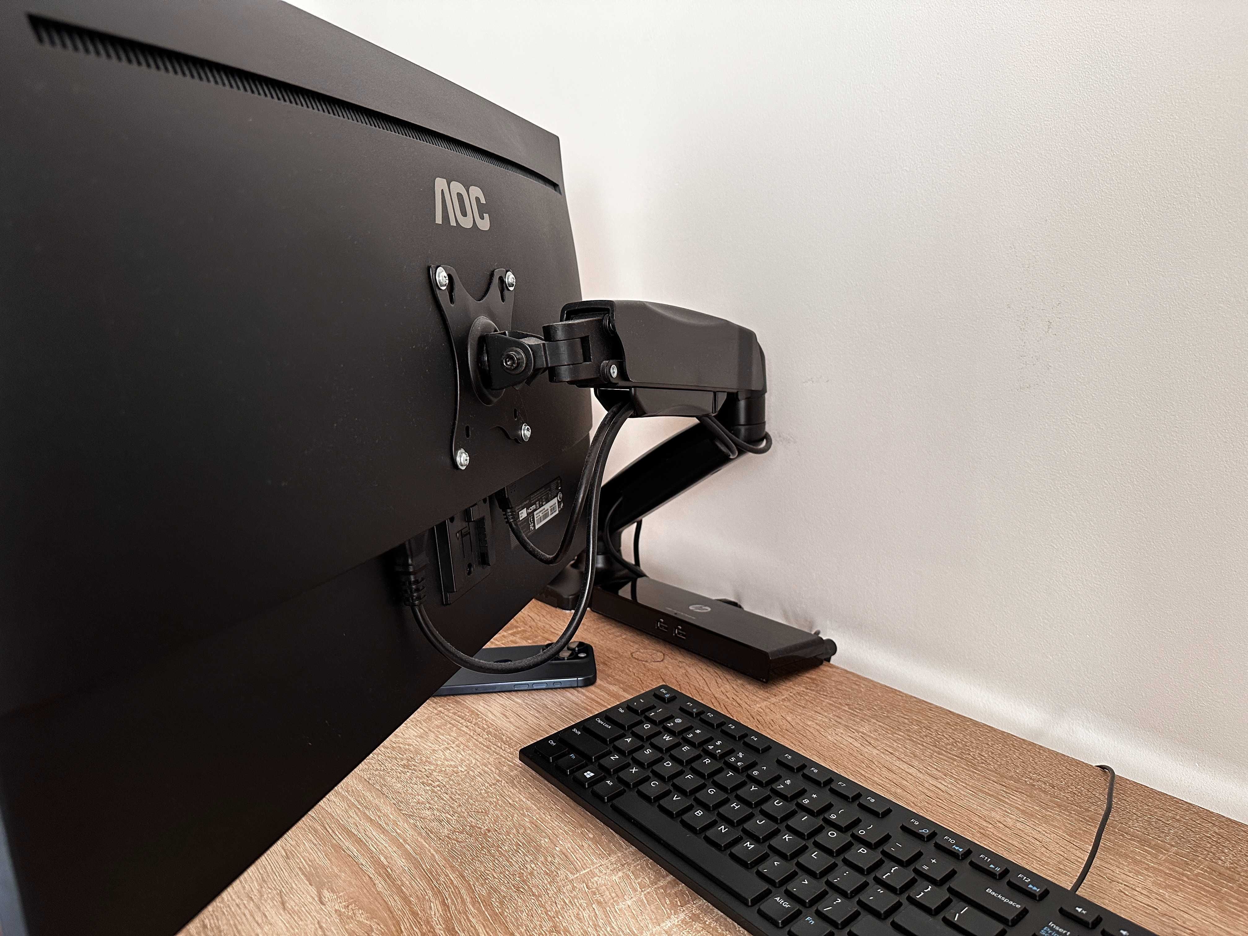 LED IPS Monitor AOC 27 Cali  / Flicker Free / super stan.