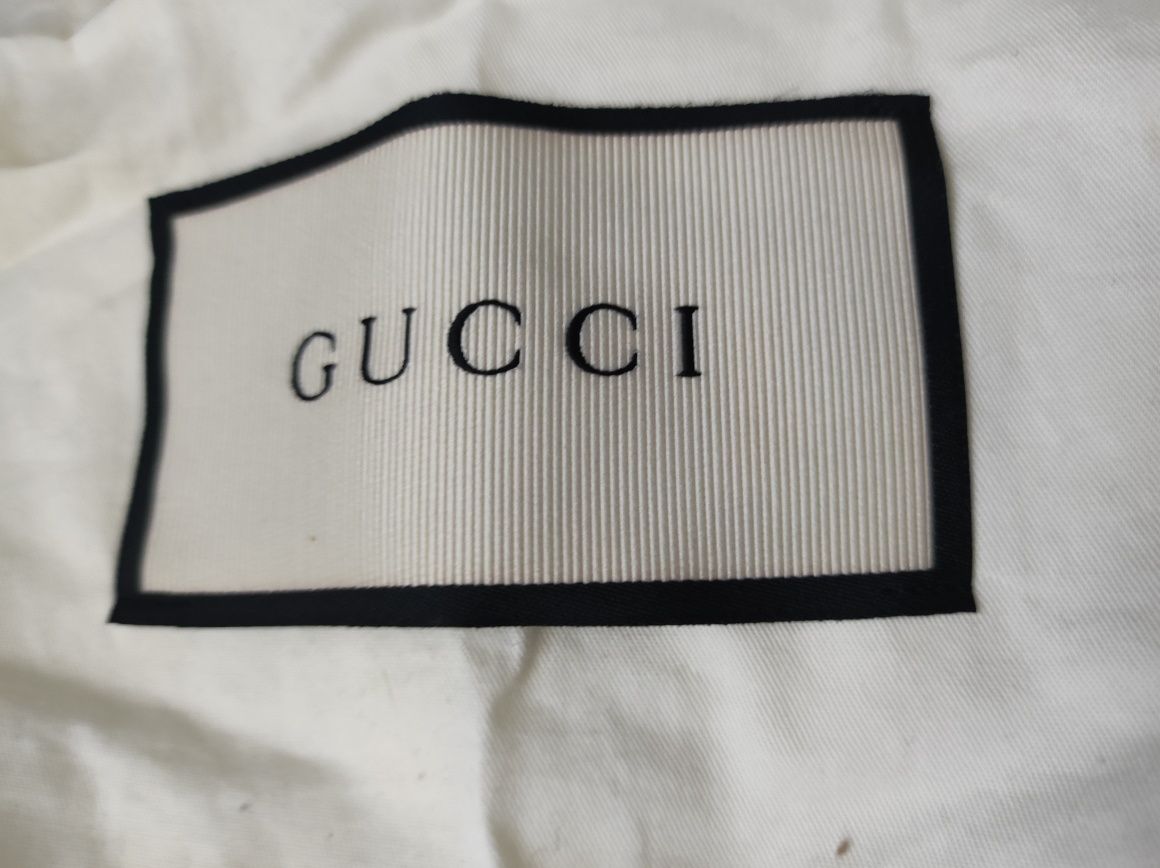 Pokrowiec Gucci .
