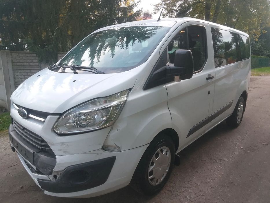 Ford Transit Custom 9 osobowy Zadbany . 2017r Super utrzymany Klima 9 osobwy