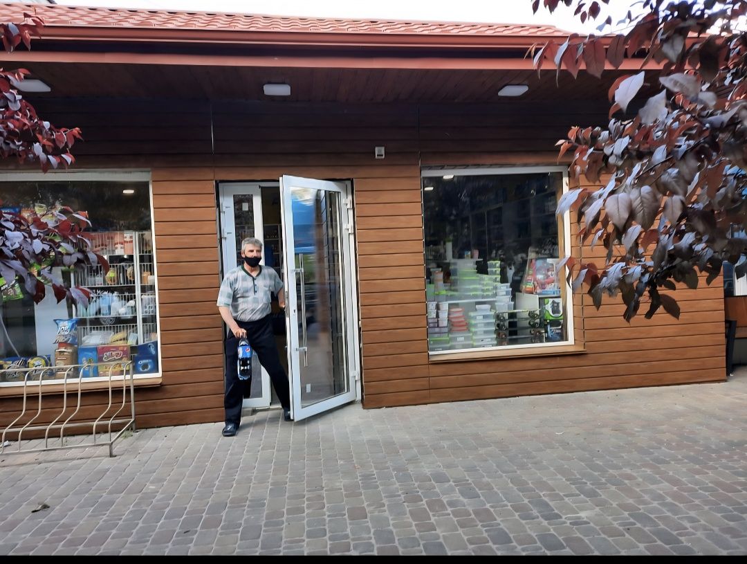 Здам   в оренду комерційне  приміщення в   центрі міста Костопіль..