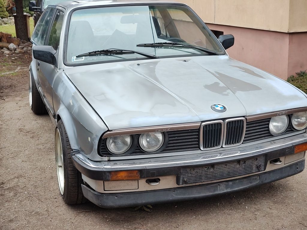 BMW E30 coupe 2d M20
