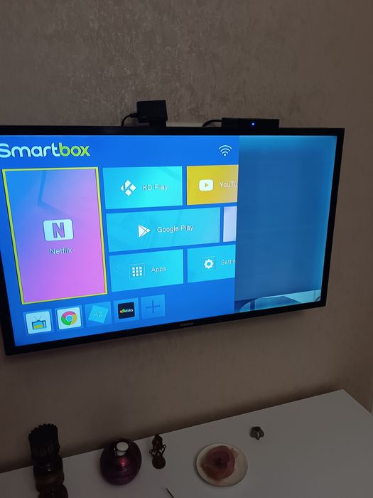 Продам телевізор Samsung. Model: UE32J5200AW