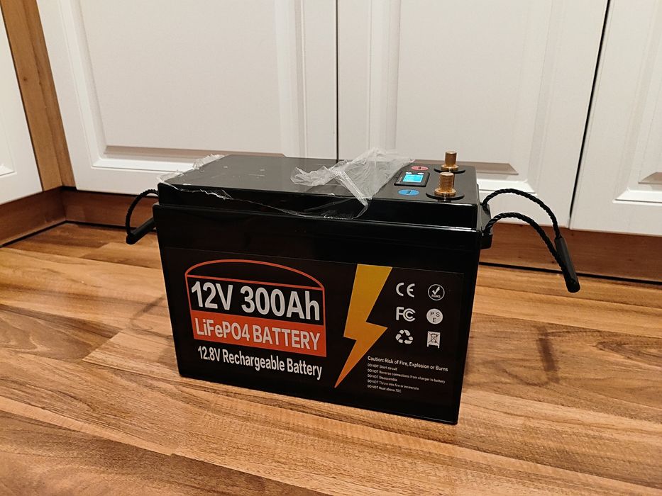 Akumulator LiFePo4 300ah 12V ładowarka BMS magazyn kamper off-grid