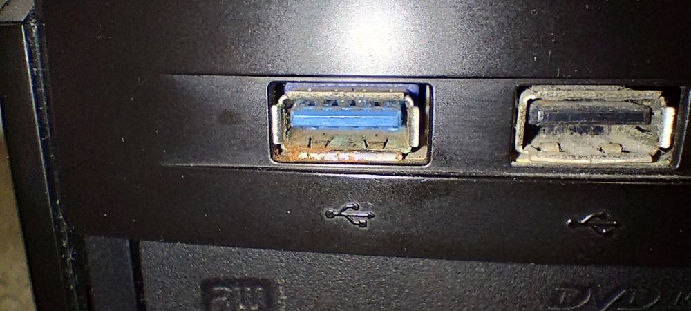 CPU 8/16 2.1Ghz, 16Gb Ddr4, 2Gb GPU, ssd 120Gb, hdd 1Tb