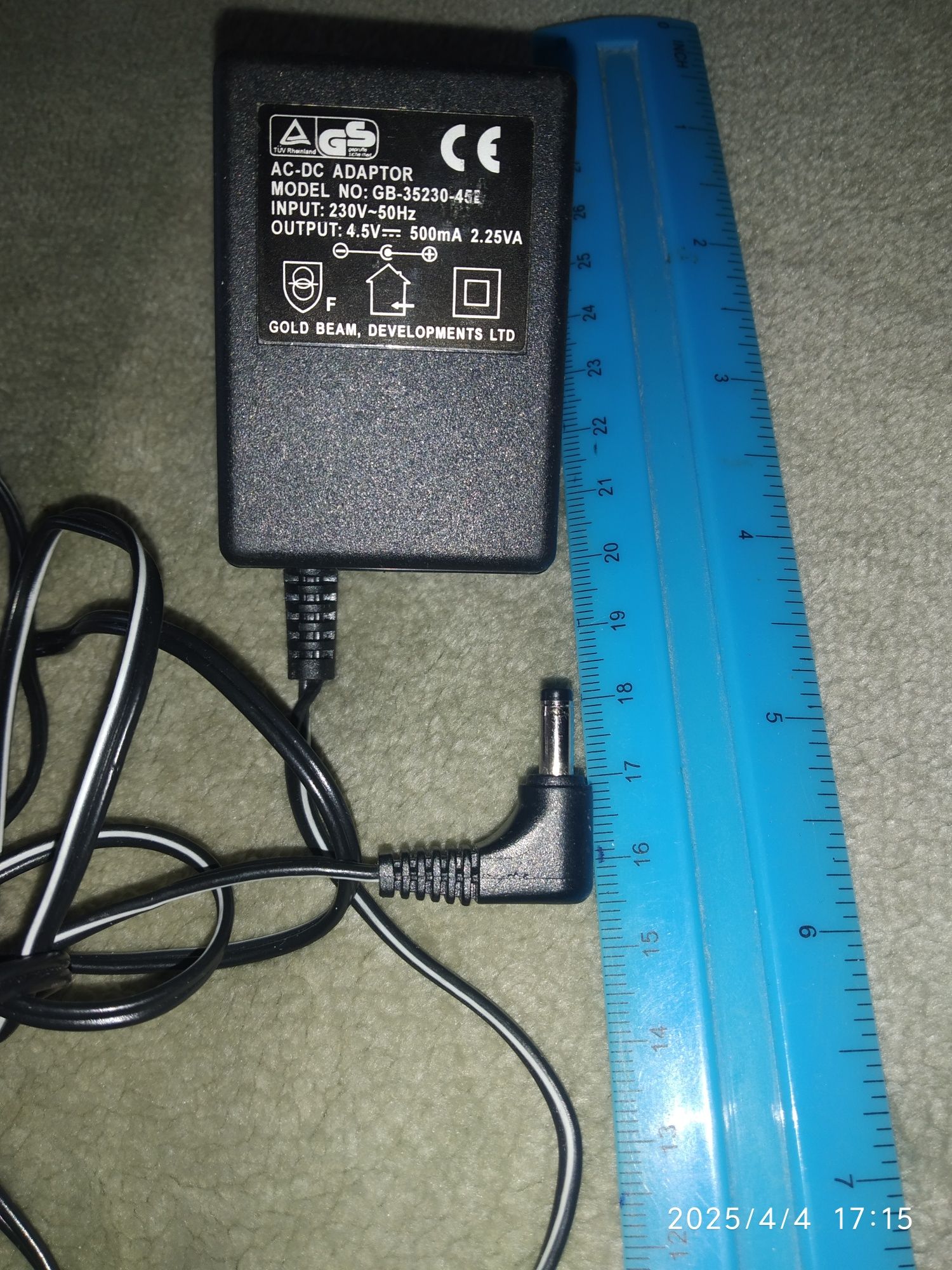 Адаптер,блок питания на 4.5v и 500 mA