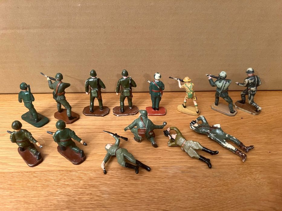 Żołnierze - różne serie mix - żołnierzyki plastikowe, figurki , PRL