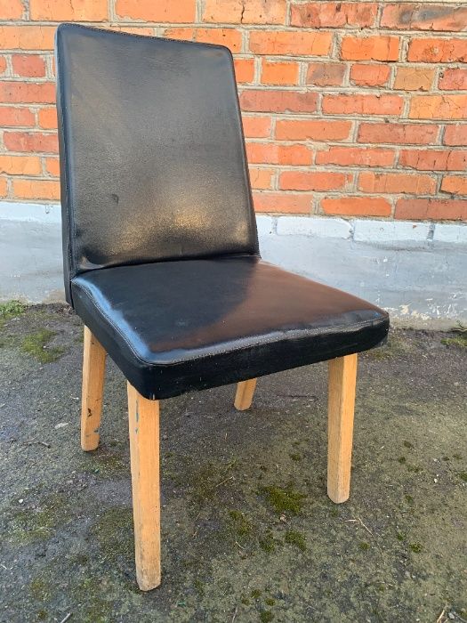 Деревянный стул (оббивка кожзам)