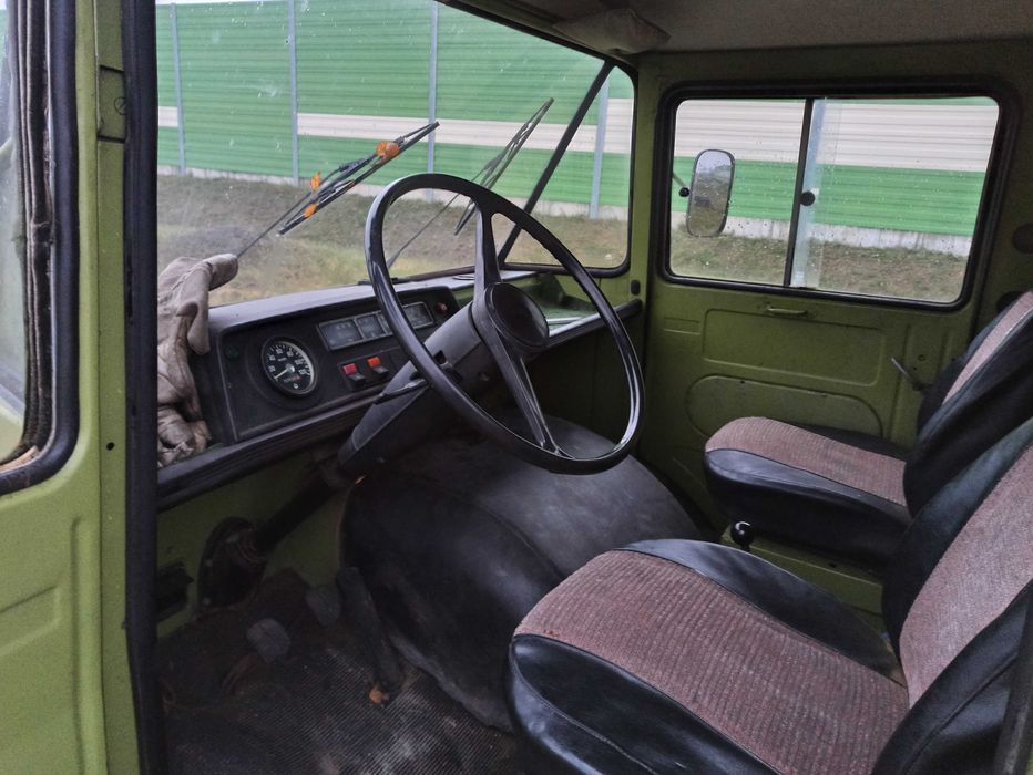 Żuk A 11 skrzyniowy z plandeka . Ważne Oc i przegląd. Niski przebieg.