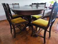 Mesa extensível de madeira + 6 cadeiras