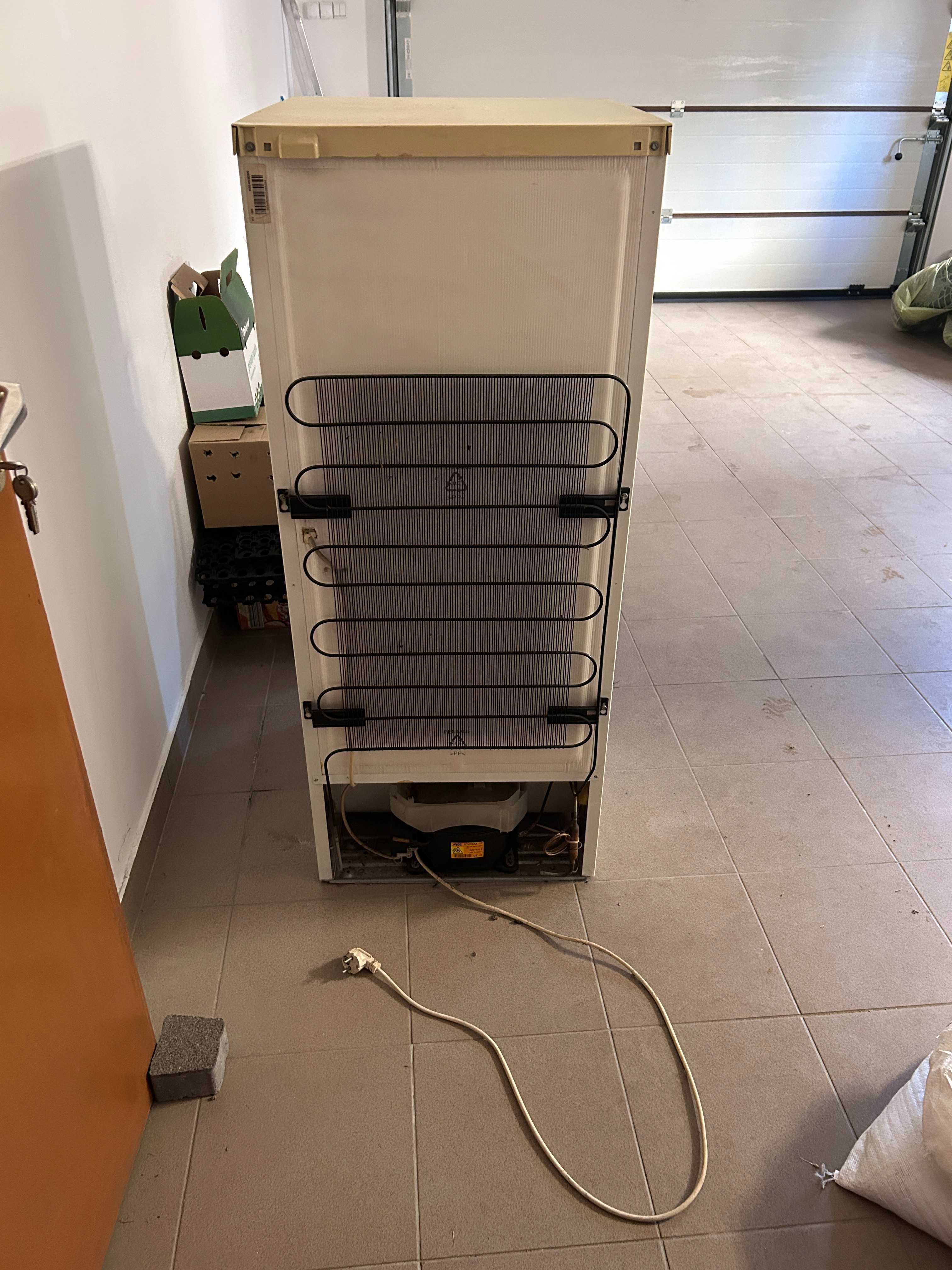 Lodówka Electrolux ERD18002W pojemność 180L lodówko zamrażarka