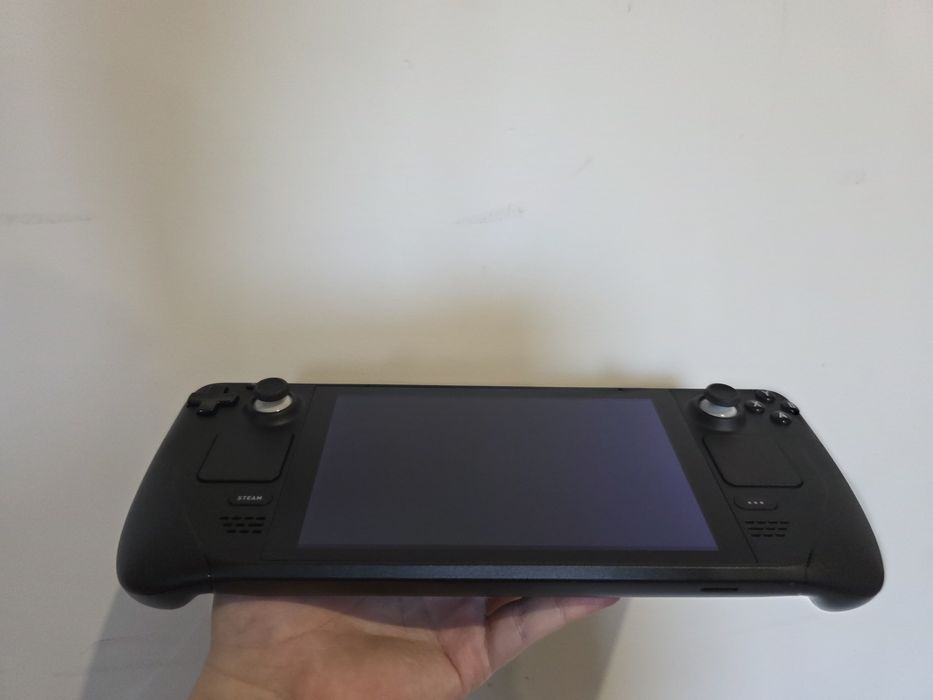 Steam Deck 512GB LCD — идеальное состояние, полный комплект