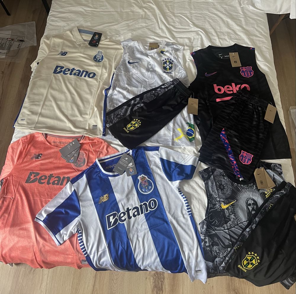 Camisolas e conjuntos desportivos