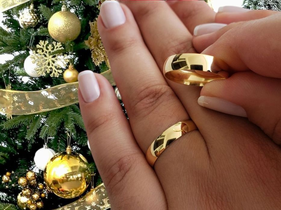 Pełna elegancji para złotych OBRĄCZEK ŚLUBNYCH