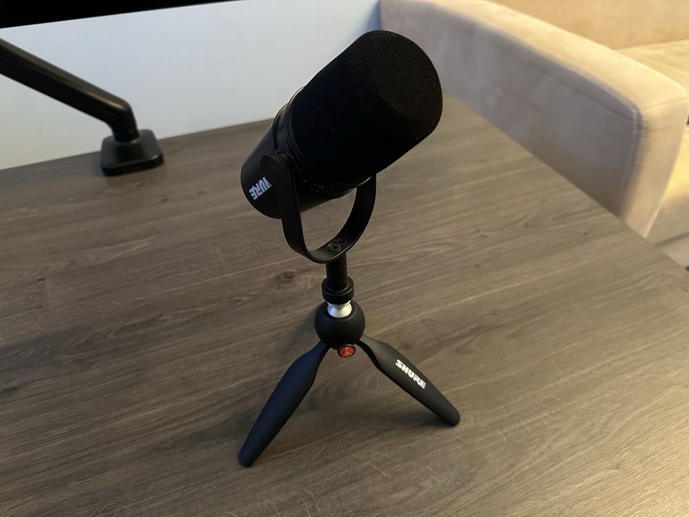 Мікрофон Shure MV7 Podcast Kit