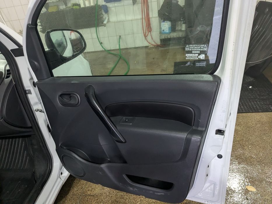 renault kangoo ze 33kw. 17 рік