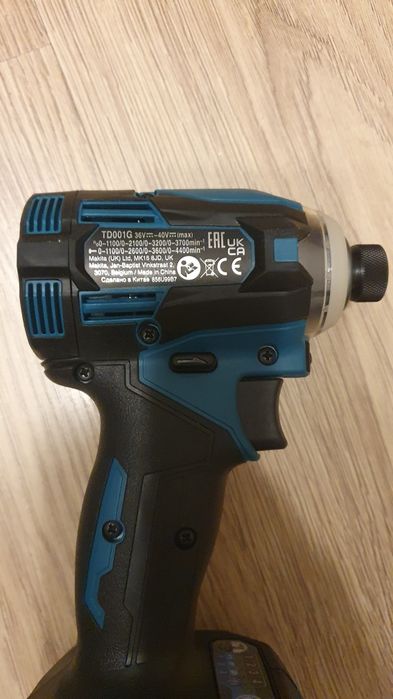 Makita zakrętarka udarowa 1/4" 40V TD001G aku, ładowarka. Nieużywana