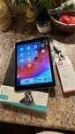 Tablet iPad Apple - WiFi + karta SIM - super stan
