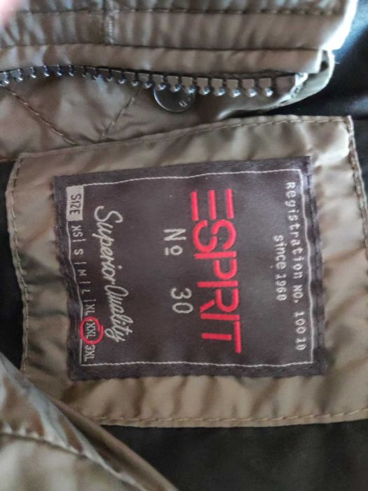 4  якісні куртки  на осінь і весну.