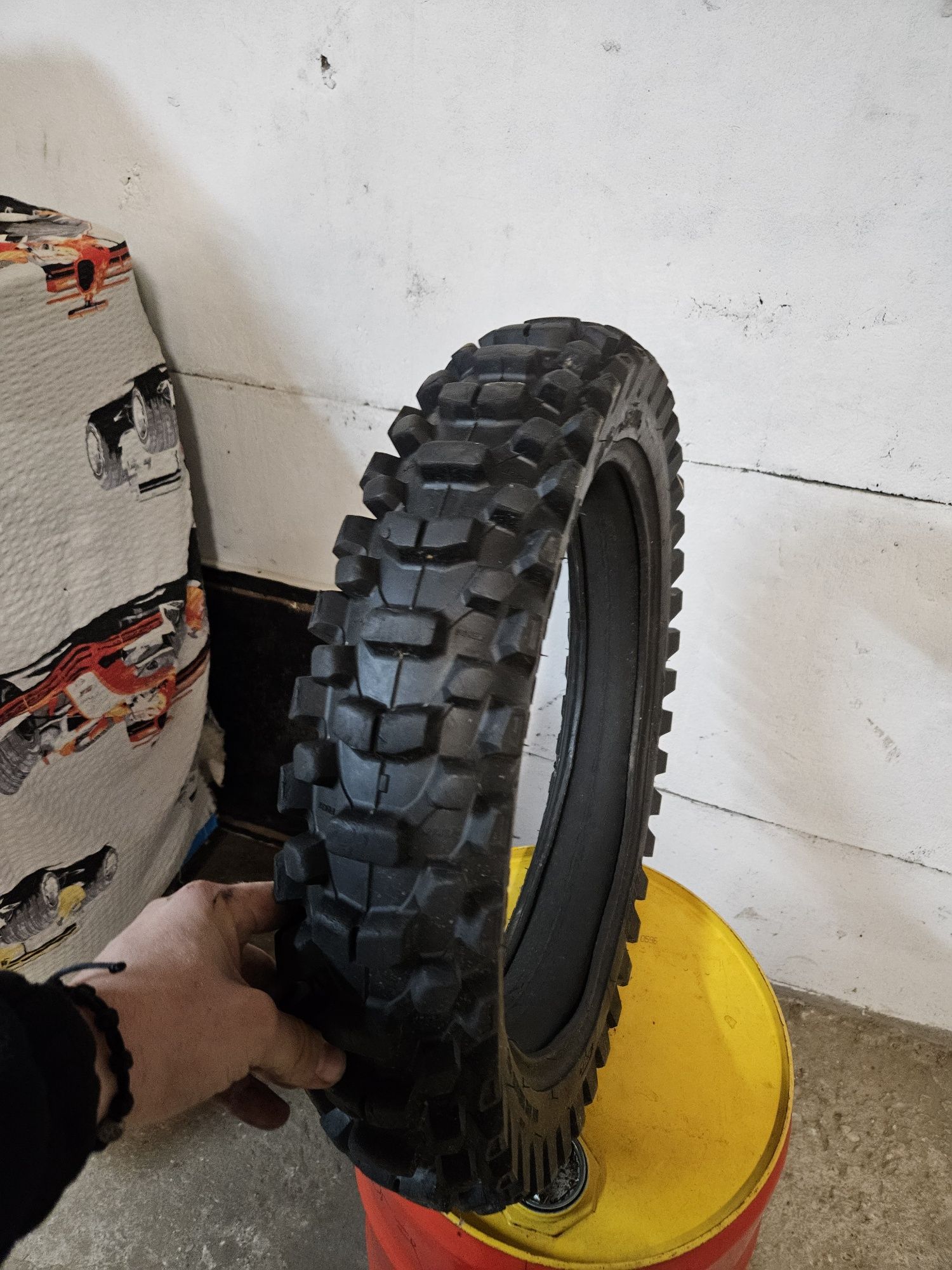 Kenda Millvillen + wkład gąbka  90/100R16 Dot 2519 Nr.0405