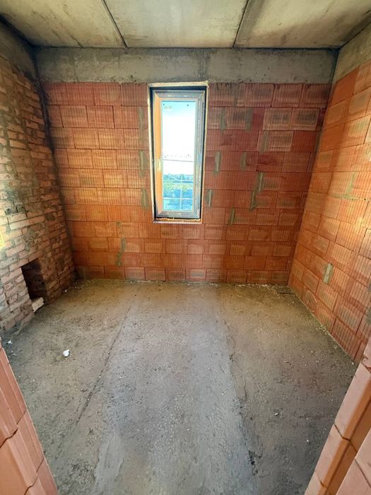 Чудовий 3К будинок в тихому районі!