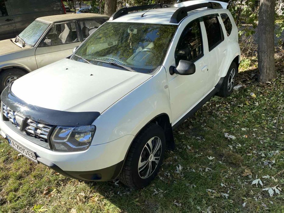 Dacia Duster………..