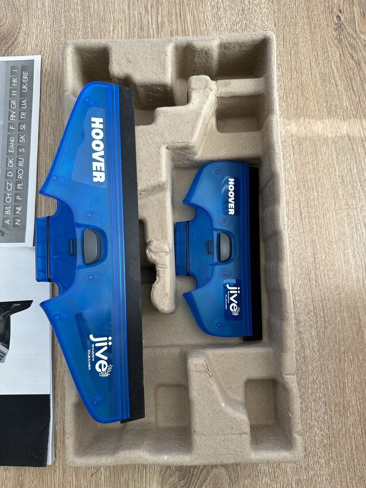 Пылесос оконный HOOVER JWC 60 B6 011