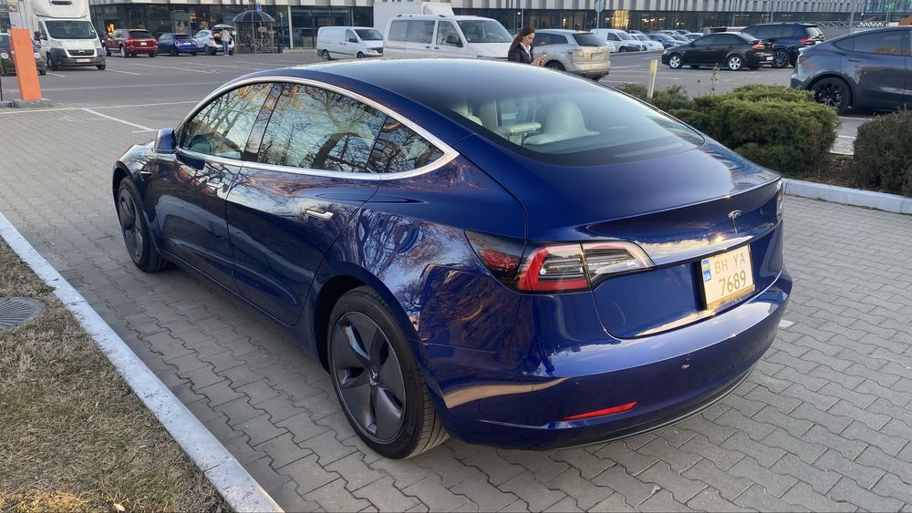 Tesla model 3 standart range plus