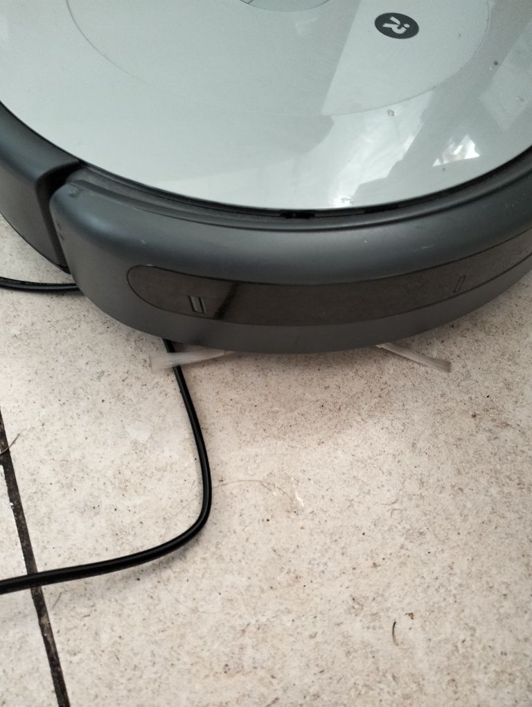 NOWY Robot Roomba 698