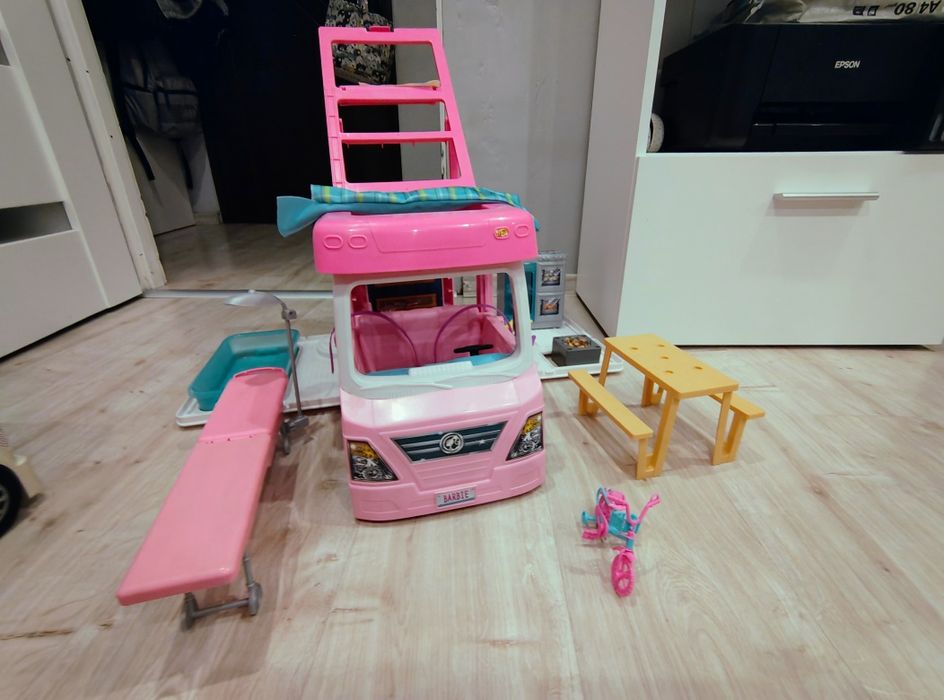Kamper camper Barbie