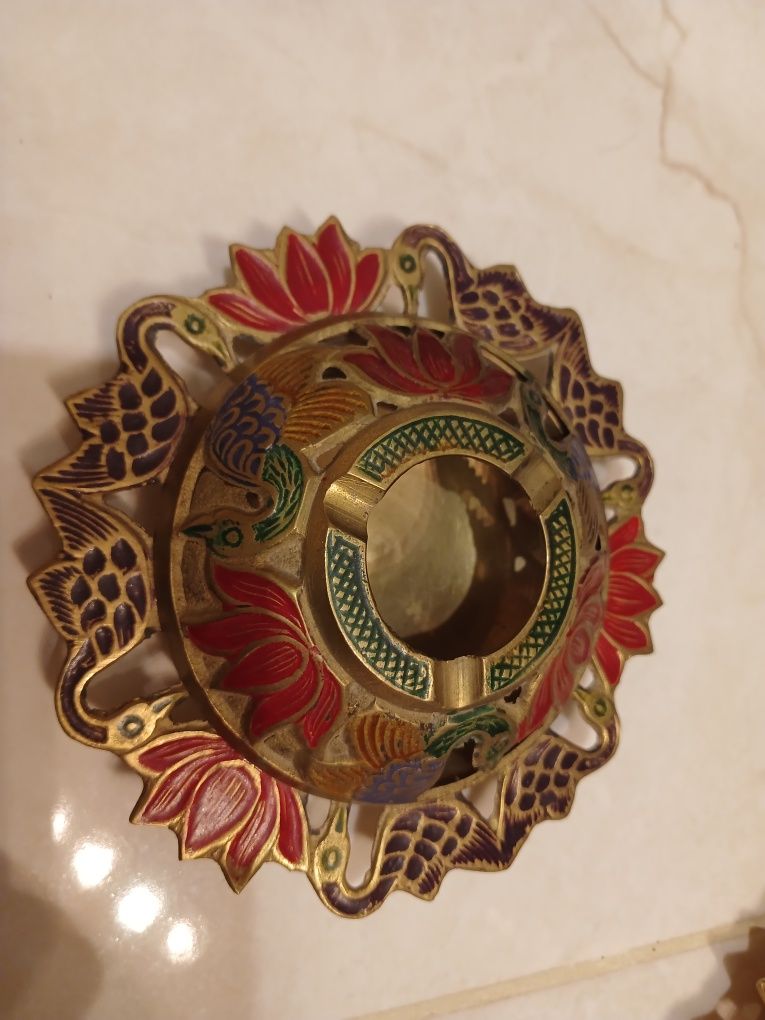 Продам пепельницу латунь Индия,
