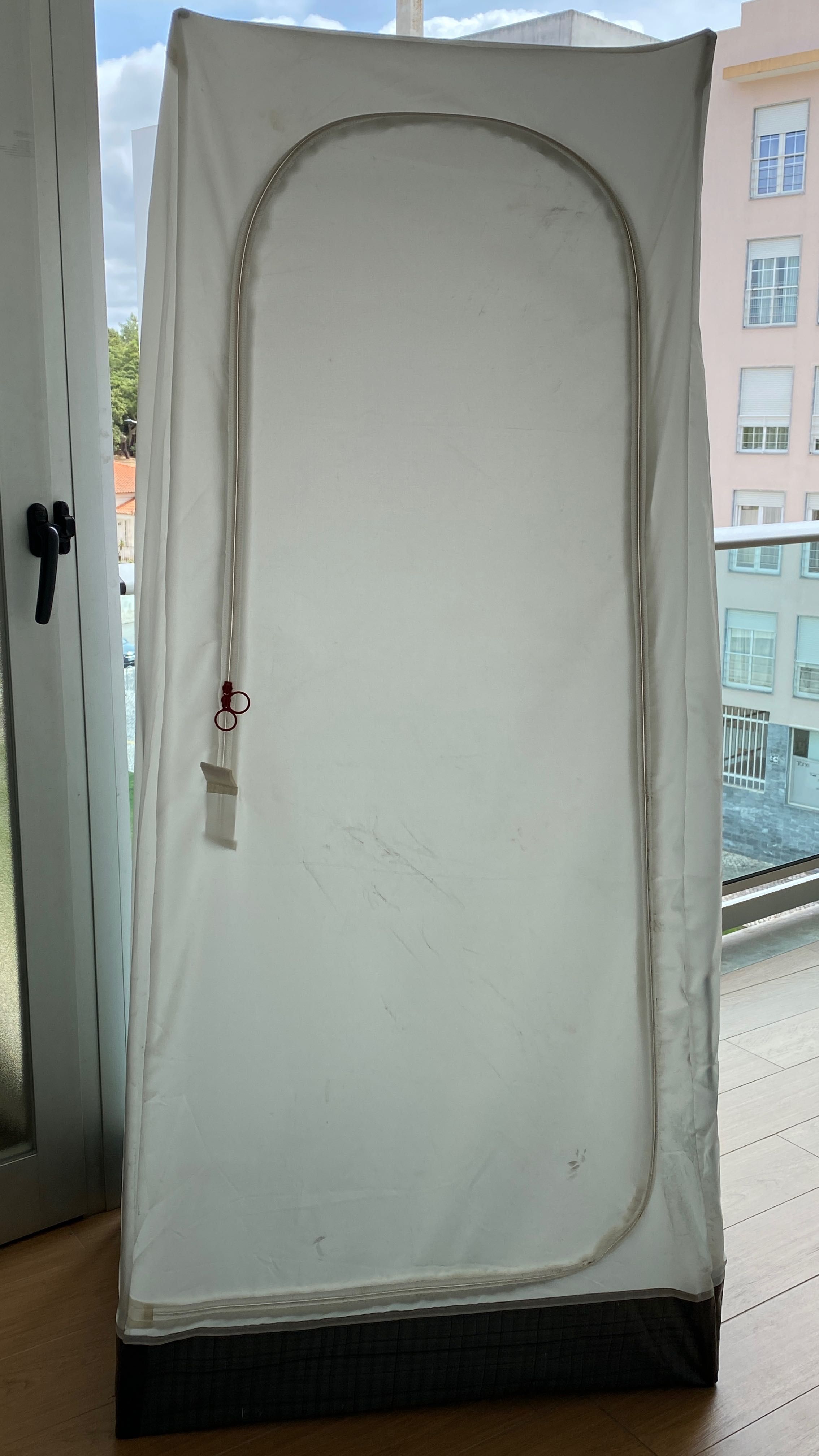 Roupeiro branco Vuku Ikea