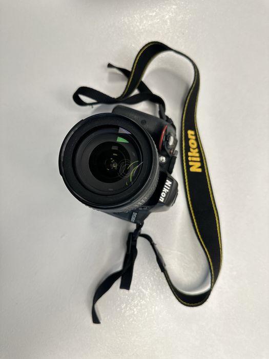 Lustrzanka nikon d5300 z obiektywem 18-105mm