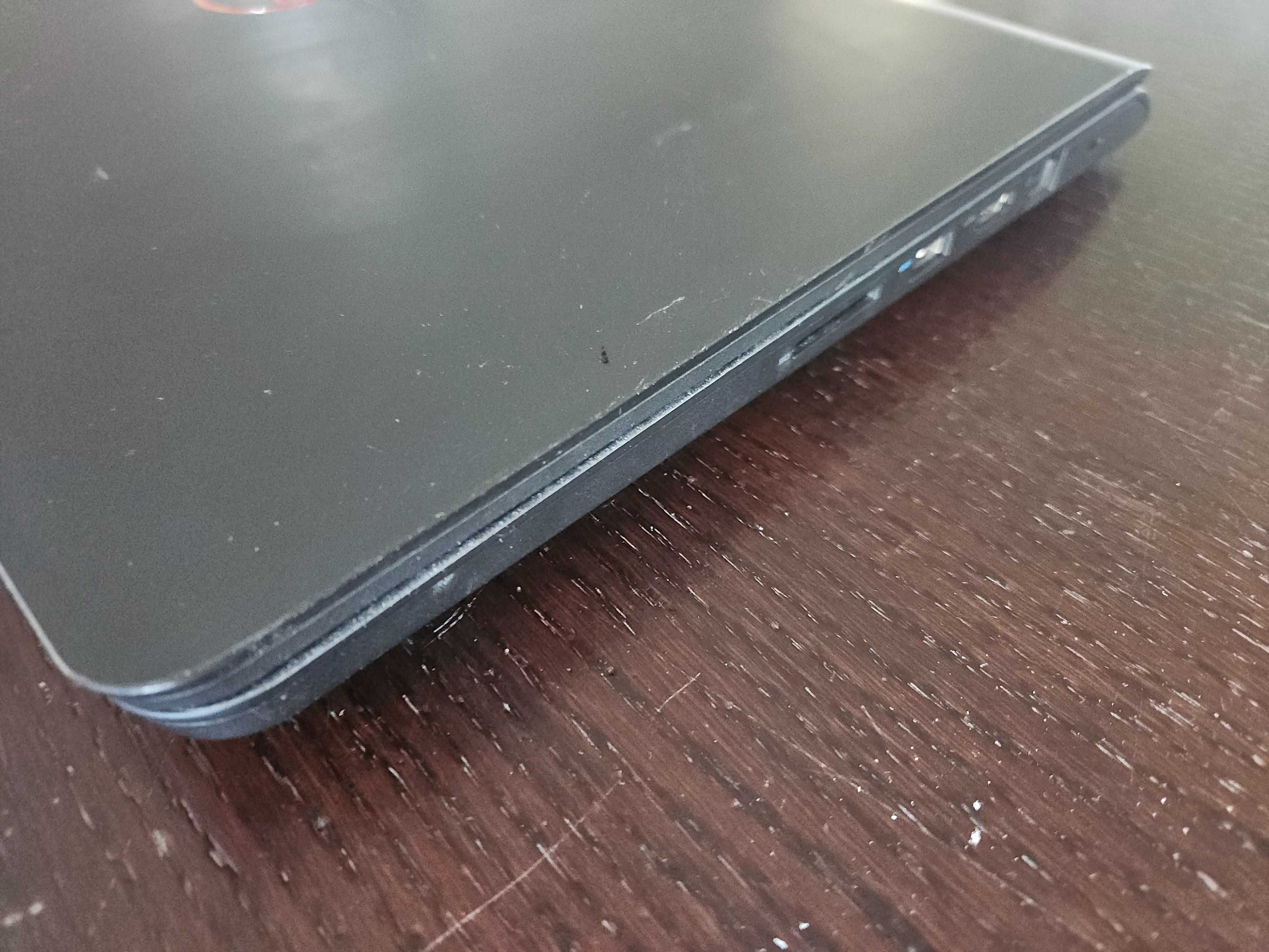 Laptop Dell Inspiron 5577 i5-7300hq, GTX1050, 16GB ram, ssd 512GB.