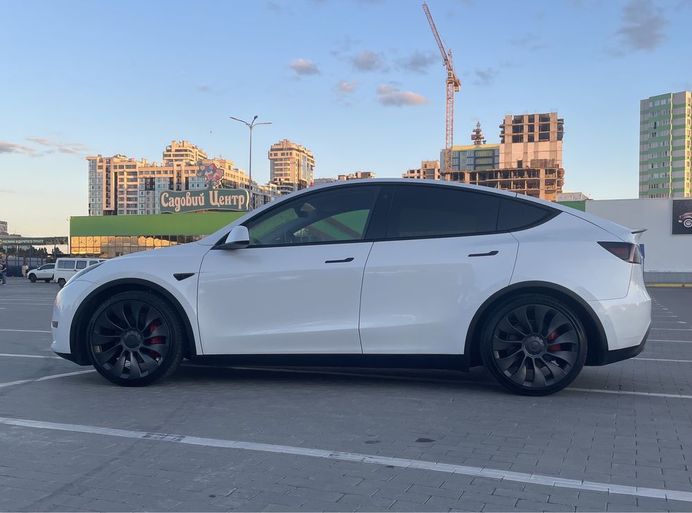 Tesla model Y Performance 2022