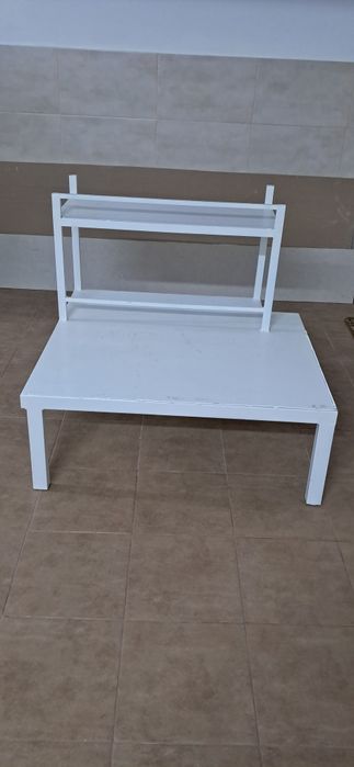 Estrutura para máquinas de lavar e secar