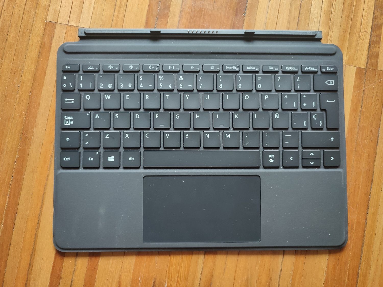 Surface GO 2 - 64GB + Teclado + Caneta