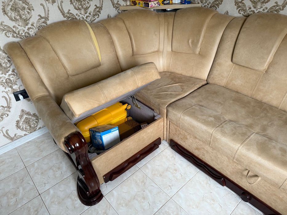 Продам кутовий диван