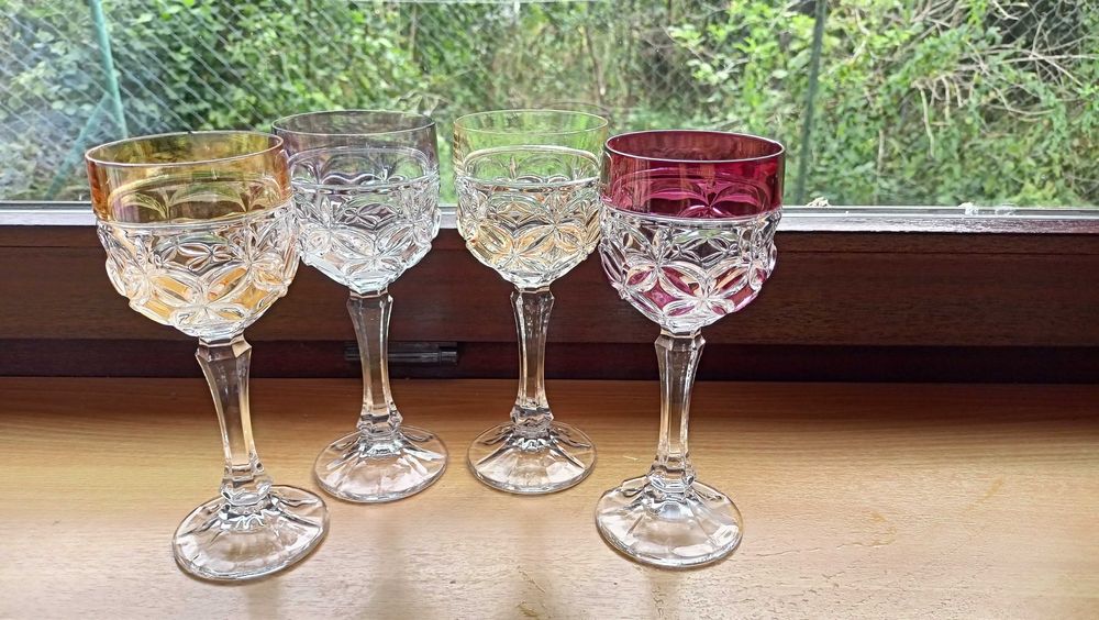 Kielichy, kieliszki do wina 4 x, PRL, kolorowe, wysokie 19 cm