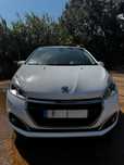 Peugeot 208 como novo