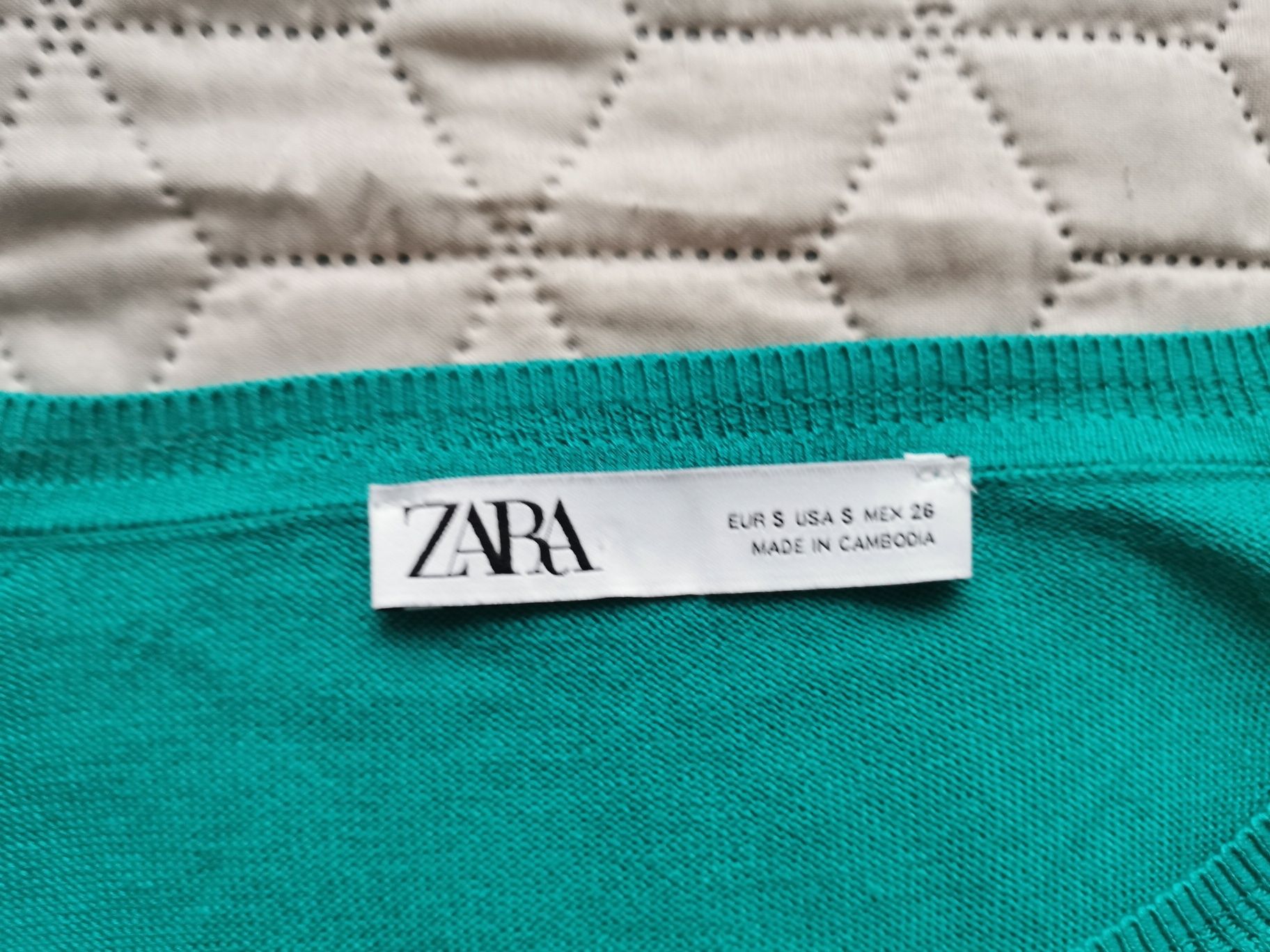 Sweterek damski marki Zara